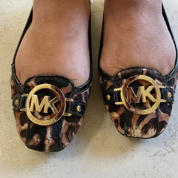 Michael Kors Animal Print Flats with Gold Logo - Picture 2 of 9